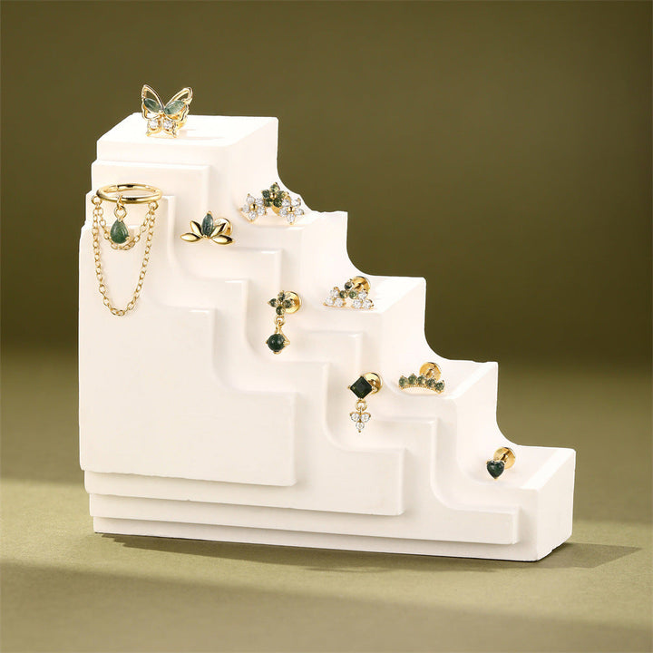 Annika – Goldene Ohrringe mit klarem, modernem Design.