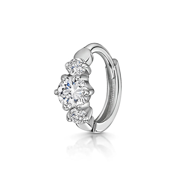 Frieda – Zarte goldene Ohrringe mit verspieltem Akzent.