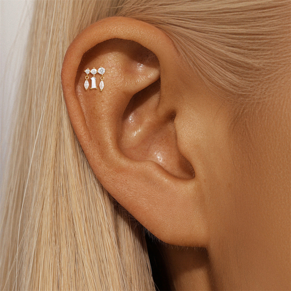 Martina – Goldene Ohrringe mit klarer Linie.