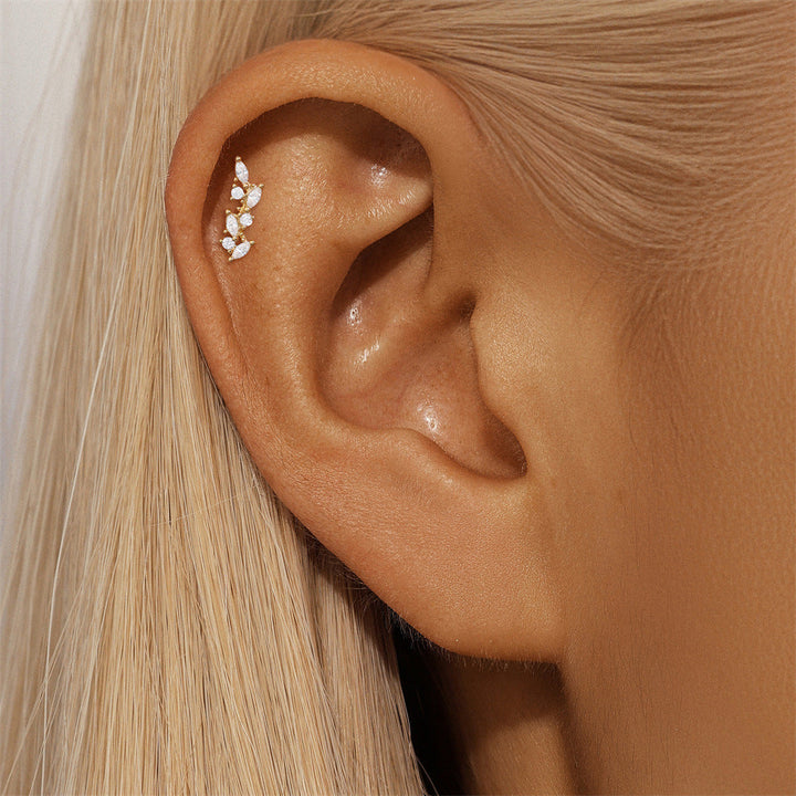 Martina – Goldene Ohrringe mit klarer Linie.