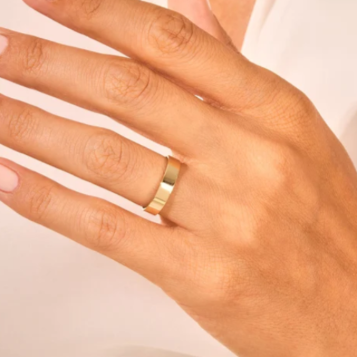 Jana – Solitärring mit rundem Diamanten.