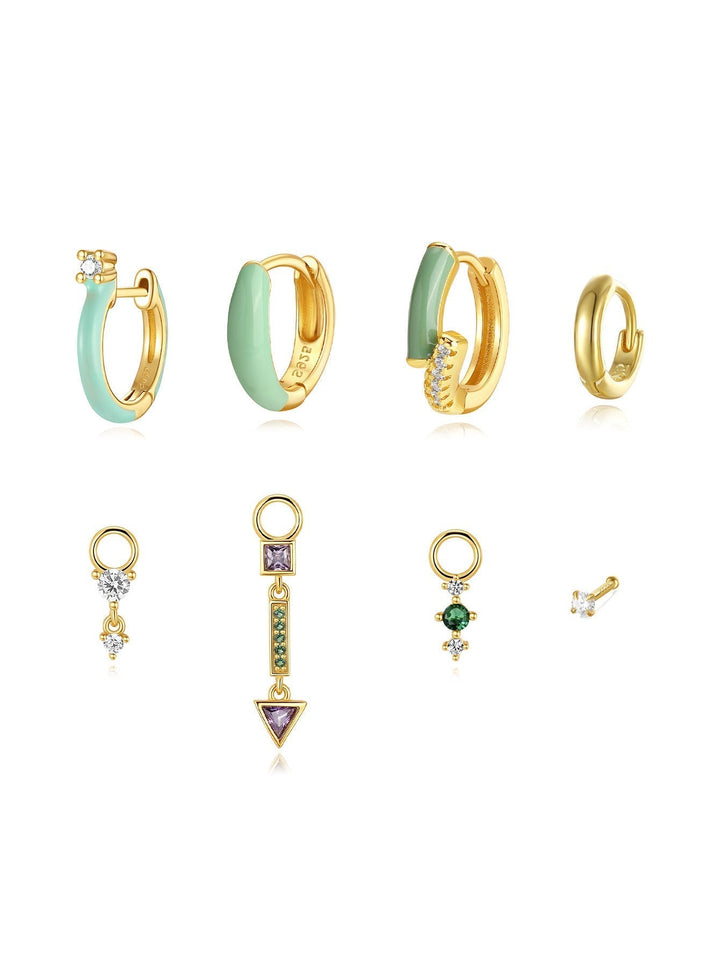 Marta – Goldene Ohrringe mit zeitlosem Design.