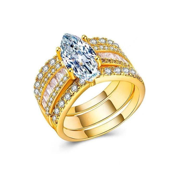 Veronika – Ring-Set mit Diamanten und goldenen Akzenten.