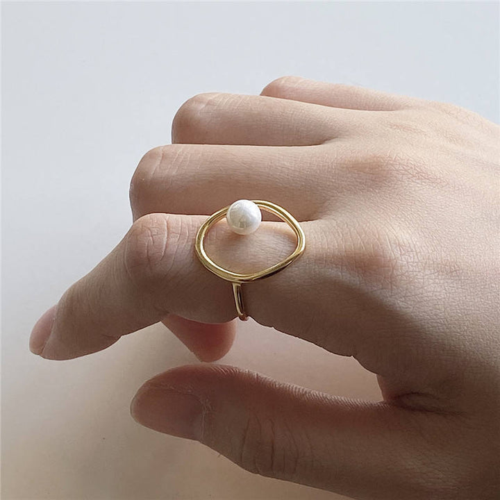 Greta – Vergoldeter Ring mit Perle.