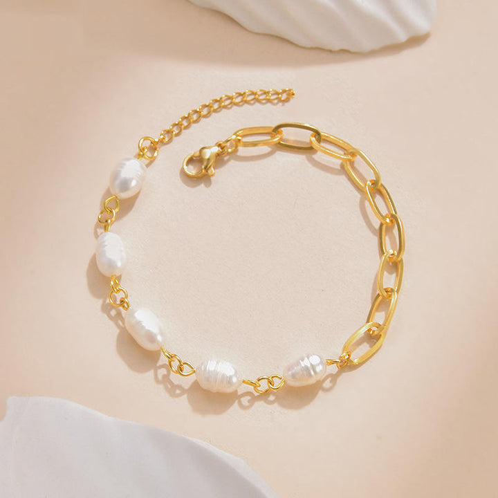 Olivia – Glänzendes Perlenarmband mit Herz.