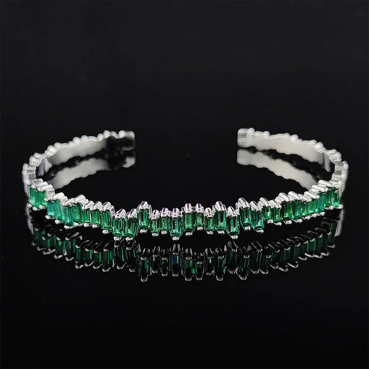 Marlene – Smaragdarmband mit filigranem Glanz.