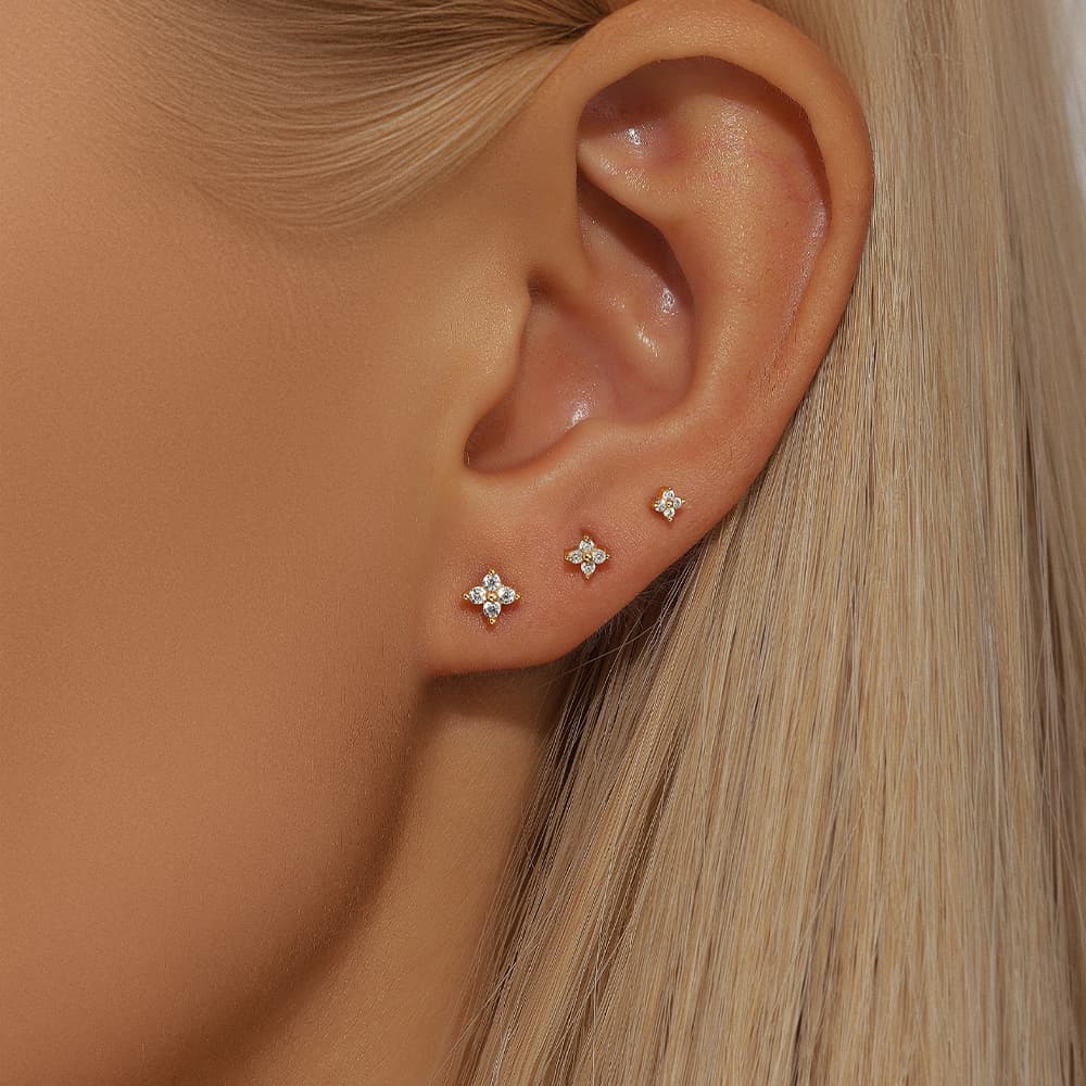 Tanja – Feine goldene Ringe mit glitzerndem Akzent.