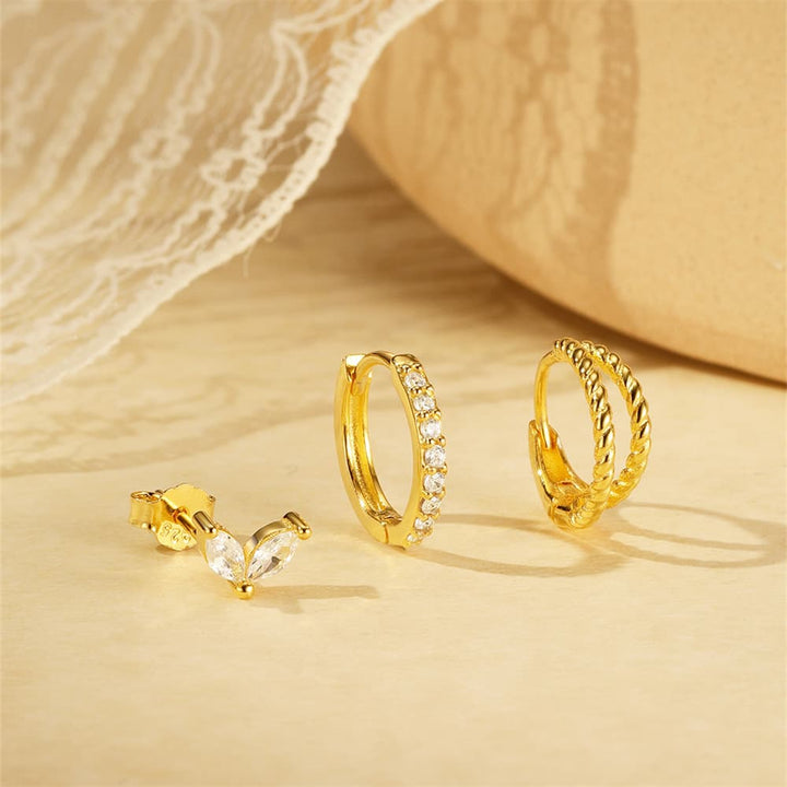 Mara – Goldene Ohrringe mit feinem Bewegungsspiel.