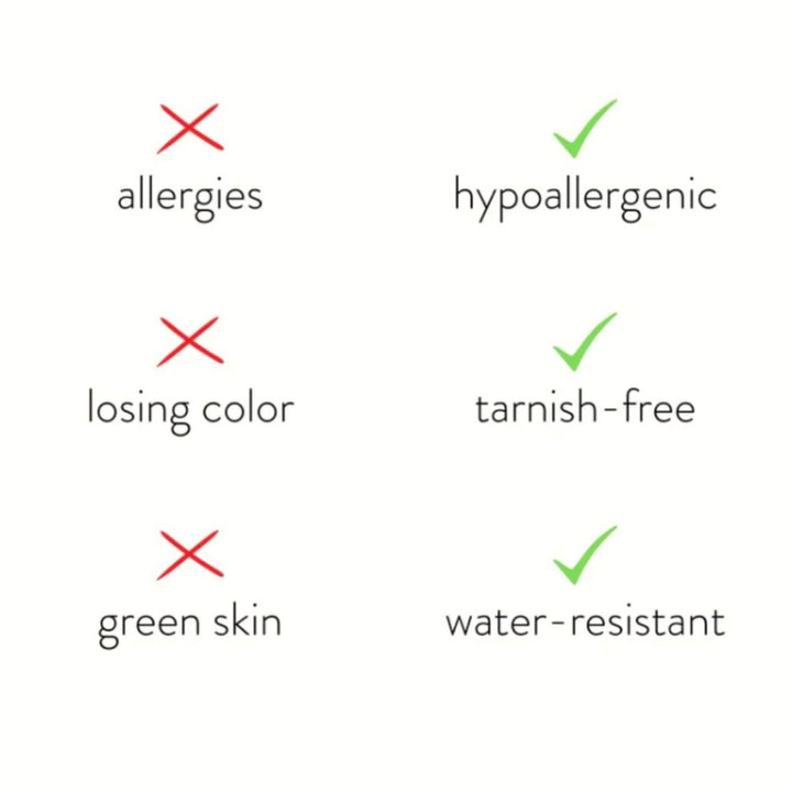 Antonia – Mehrschichtige goldene Halskette mit klarer Struktur.