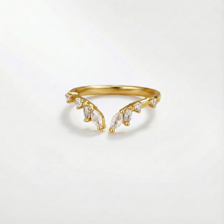 Johanna – Vergoldeter Ring mit offener, geschwungener Form.