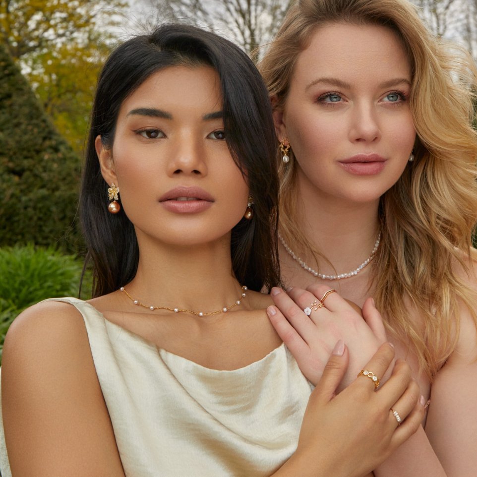 Miriam – Goldene Halskette in harmonischer Länge.