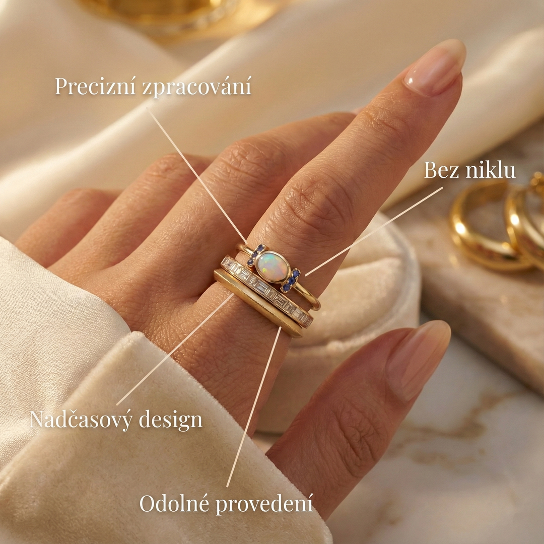 Tereza – Zarter goldener Ring mit schimmerndem Opal.